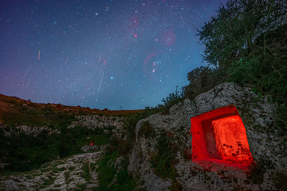 Geminidi And A Carved Tomb Of Pantalica