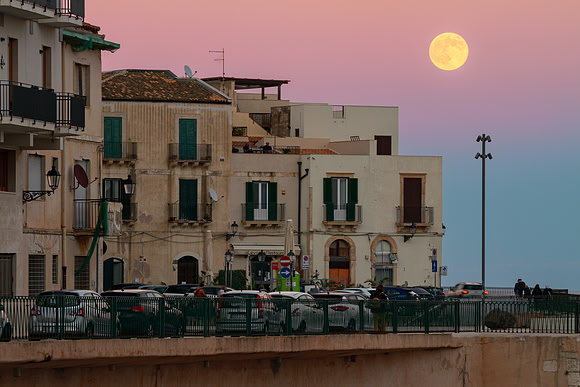 The Beaver super Moon in Ortygia