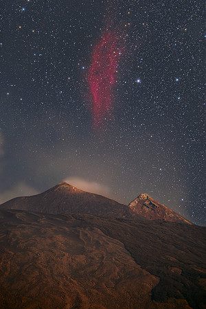 Stellar Eruption Above Mount Etna South Est Crater
