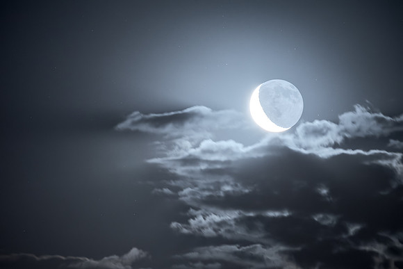 Earthshine Moon and Lunar Rays 3
