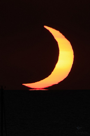 Sickle Sun - The Sun That Wanted to Be a Moon