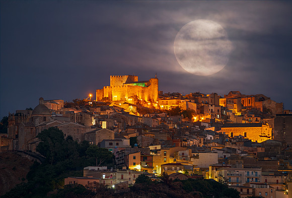 Super Blue Moon Above Naro - Sicily