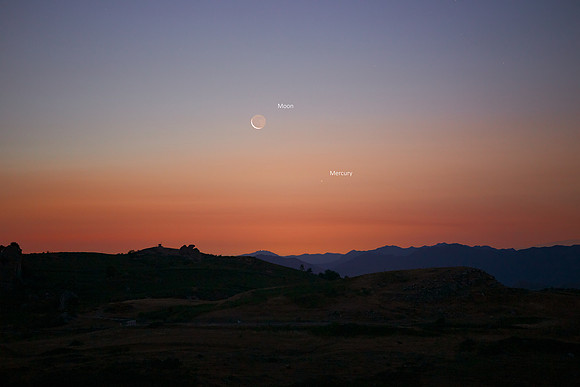 Earthshine Moon and Mercury alignment Above The Argimusco Plateau Caption