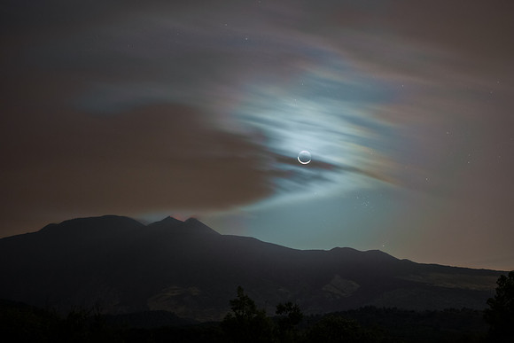 Earthshine Moon and M44 Alignment Above Mount Etna