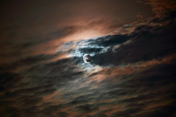Lunar Iridescences in the Clouds 2