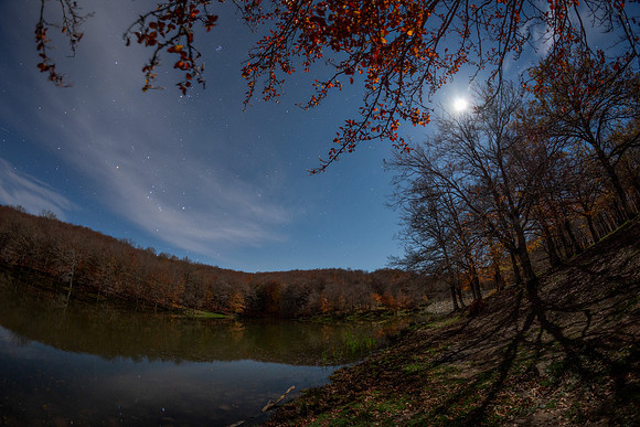 Moonlight Autumn With Orion And Moon Halo At Lake Maulazzo - Sicily