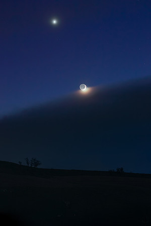 Alignment of the Ash Moon and Venus