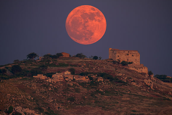 Sicily’s Strawberry Moon and the Castelluccio of Racalmuto Crop