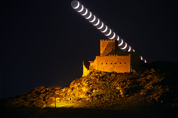 Moon Trail AboVe Palma di Montechiaro Castle