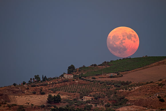 Ciaula Discovers the Moon - A Journey in the Footsteps of Pirandello 3