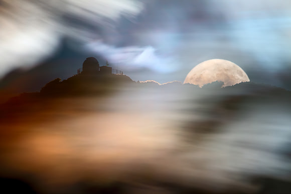 The Stag Moon and Galhassin Wilde-filed Mufara Telescope Among The Clouds
